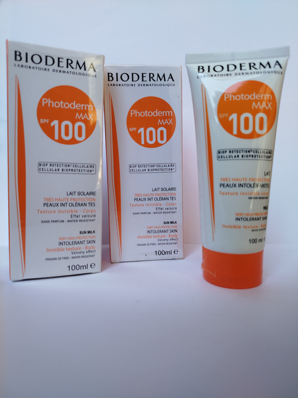 ضد آفتاب بی رنگ بیودرما spf100