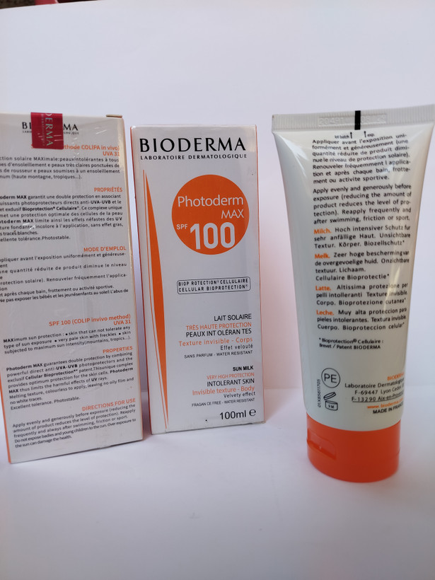 ضد آفتاب بی رنگ بیودرما spf100