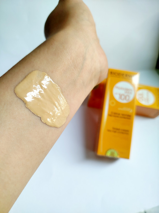 ضد آفتاب رنگی بیودرما spf100 اورجینال